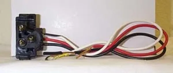 Standard 3-Wire Male Trailer Plug